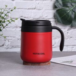 Mug isotherme rouge avec poignée