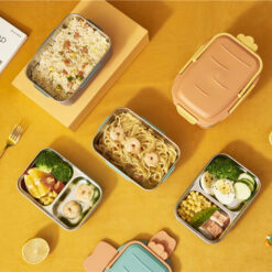nourriture dans les boîtes à lunch