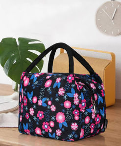 Sac Isotherme Repas Pink Flowers sur une table