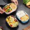 une personne avec la Lunch Box Bento