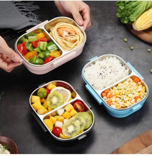 une personne avec la Lunch Box Bento