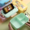 une personne utilisant la Lunch Box Multi-Fonction