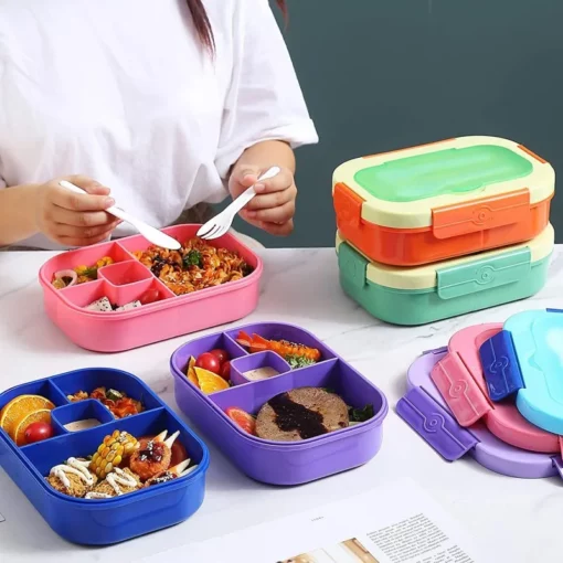 une personne utilisant la Boîte à Lunch GoSnack